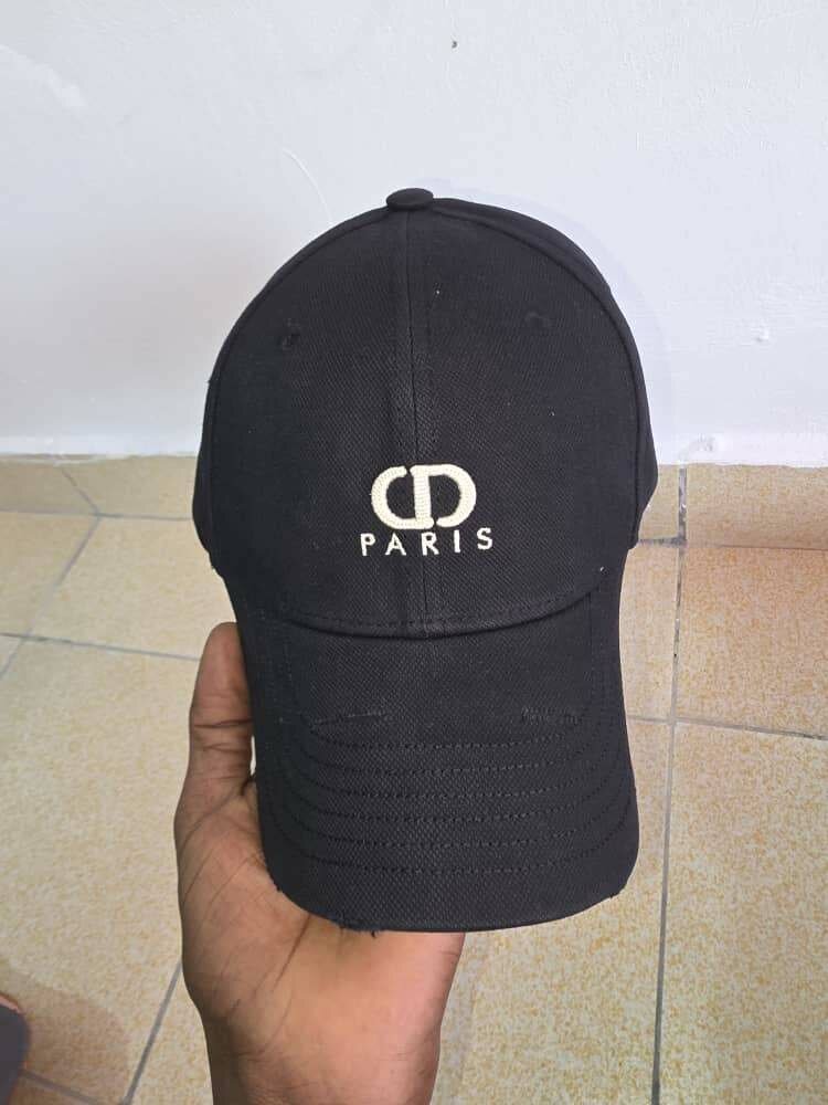 Casquette Noire Paris Style