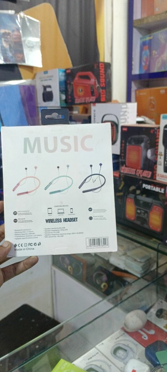 Wireless headset with card support