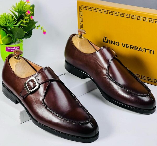 Men classic shoes