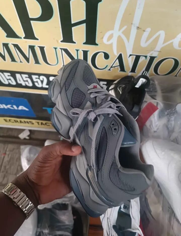 Chaussures Nike Air Max gris pour homme