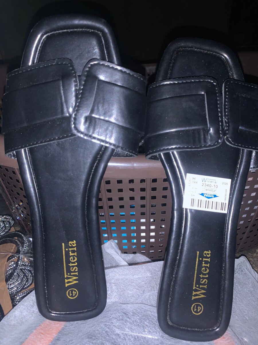 Sandales plates Wisteria élégantes