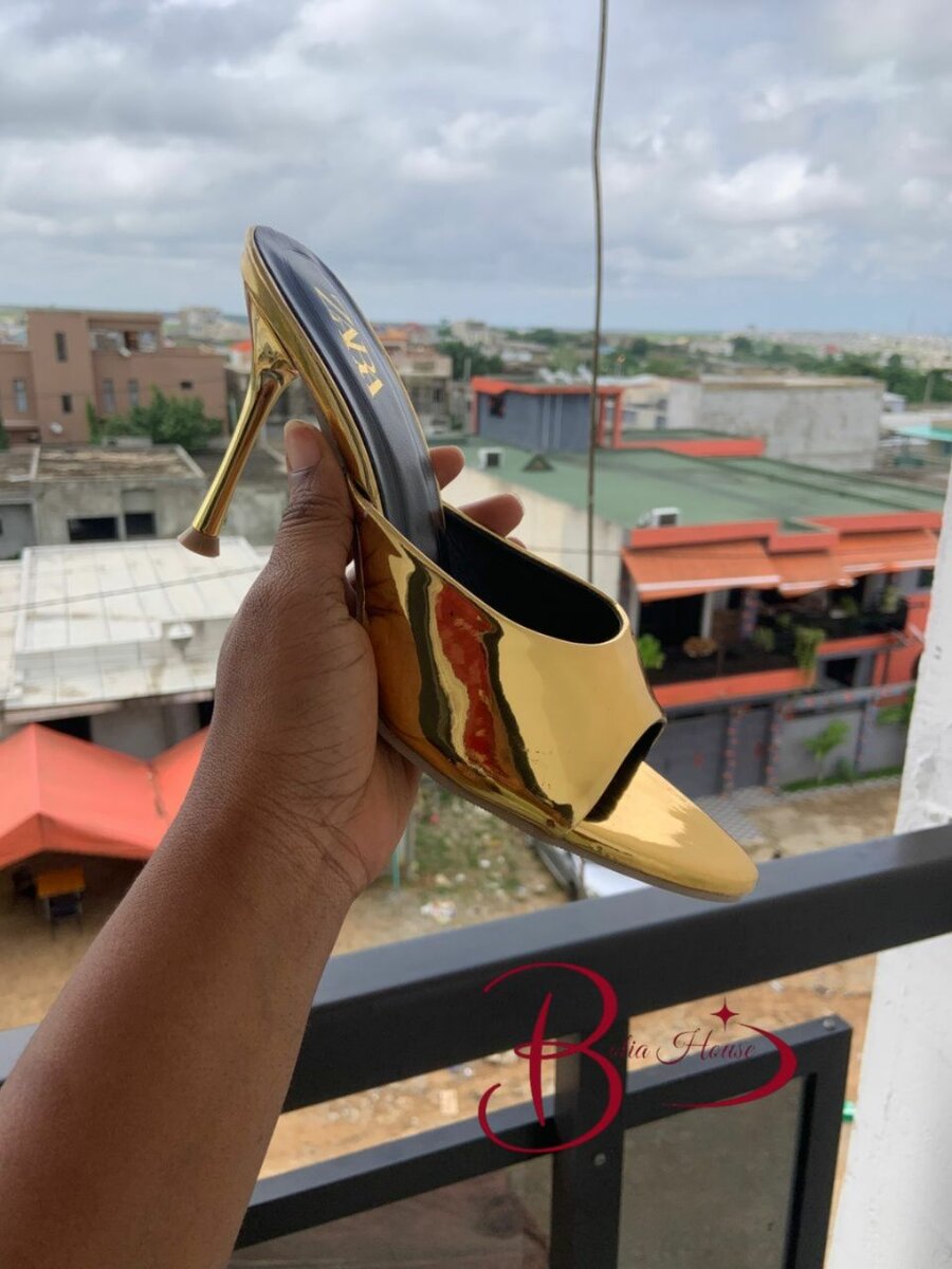 Sandales à talons ouverts