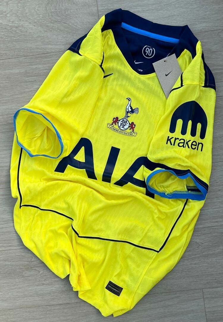 Maillot de foot jaune vibrant