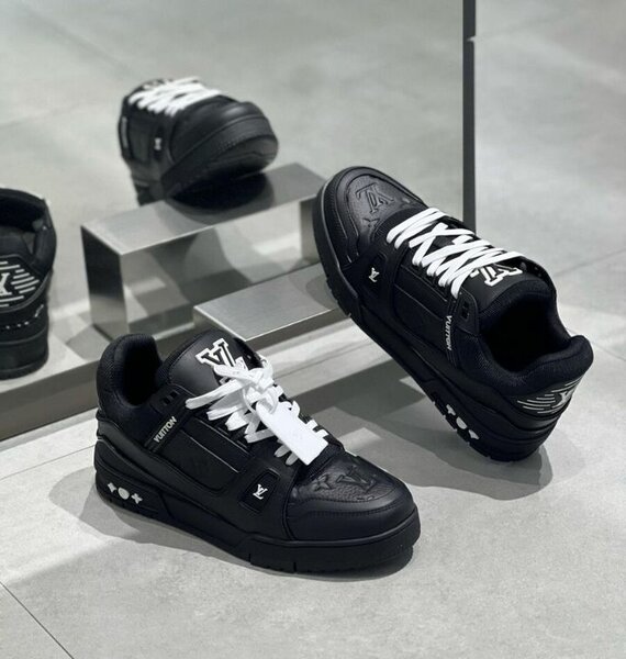 Sneakers en cuir noir tendance
