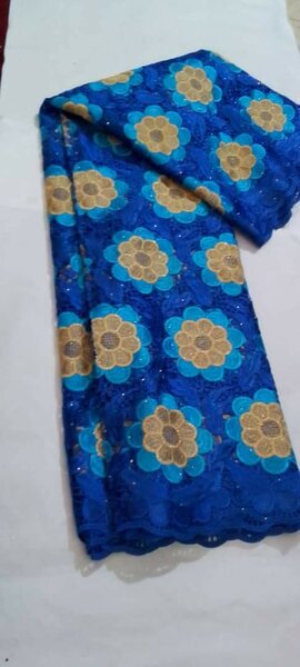 Tissu en dentelle floral élégant