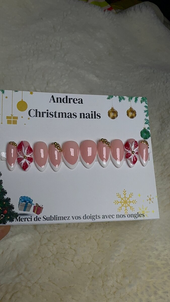Ongles de Noël Andrea