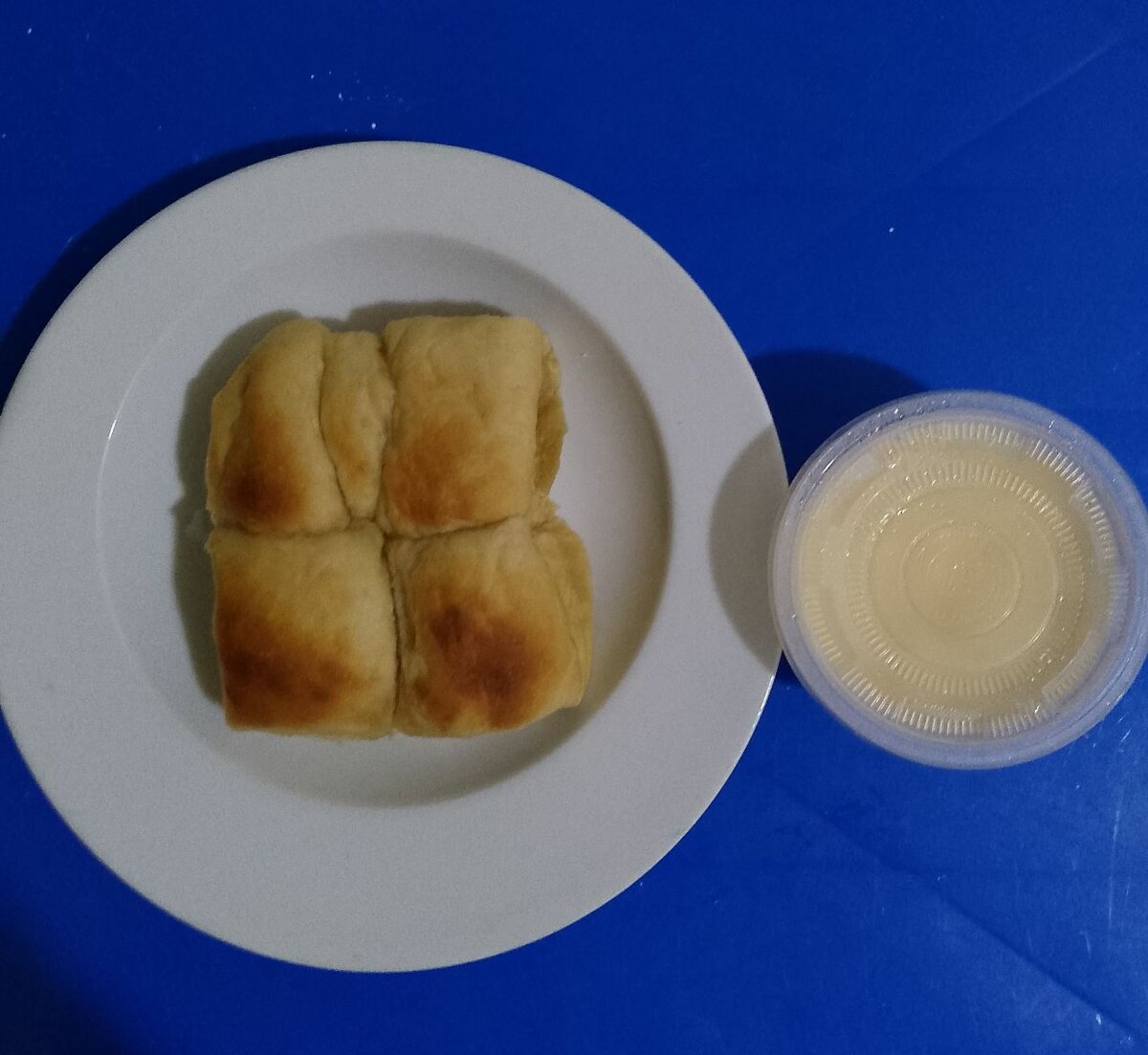 Pain fourré et lait caillé