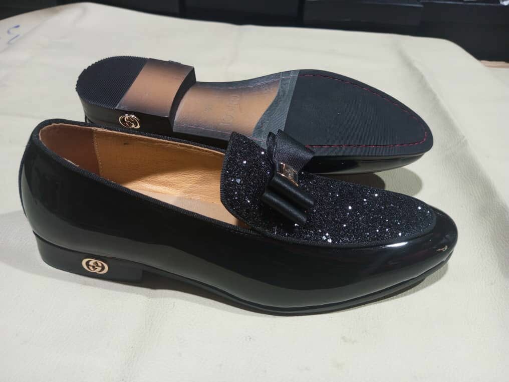 Mocassins noirs en strass élégants