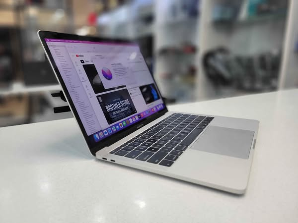 MackBook Pro | 13 -inch 2016