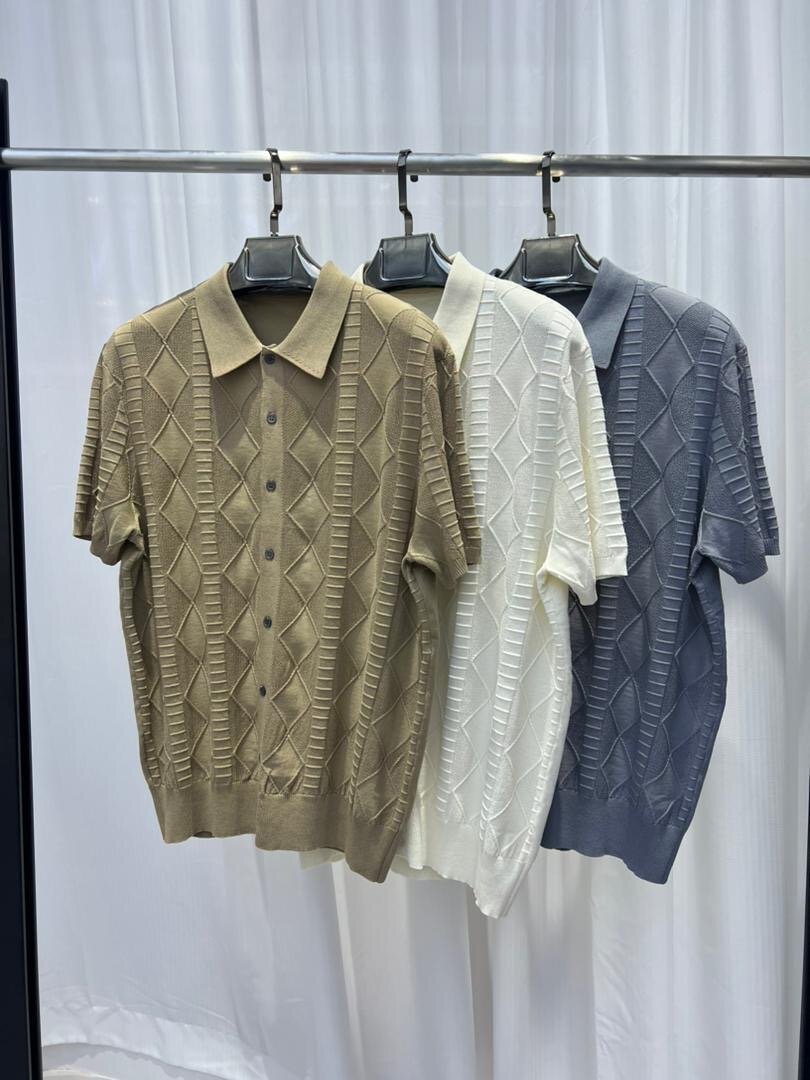 Polo en maille rayé élégant