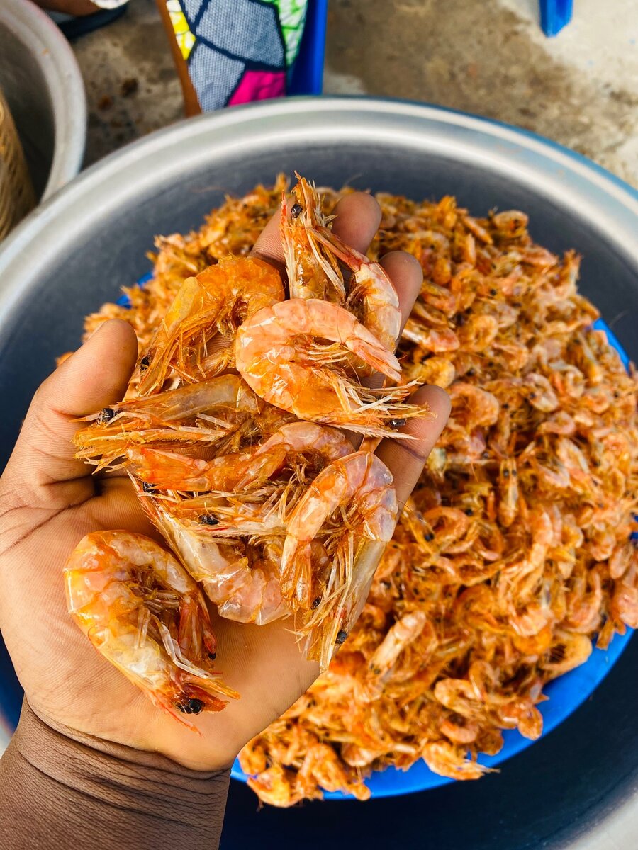 Smoked and fried shrimps