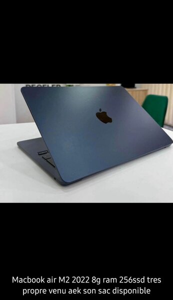 MACBOOK AIR M2