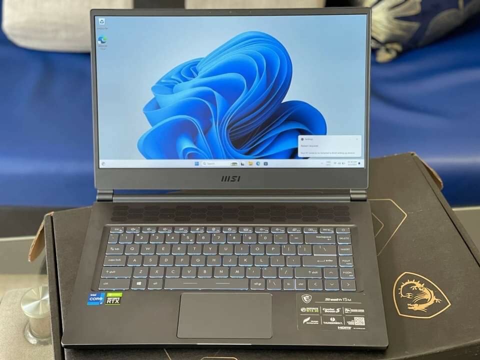 MSI stealth 15M B12UE Core i7 *gaming*