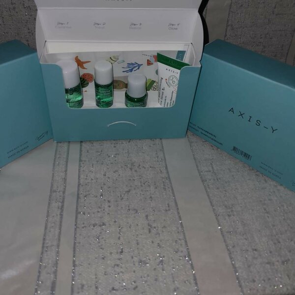 Axis y mini glow set