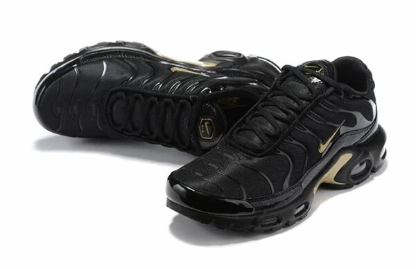 BASKET NIKE TN