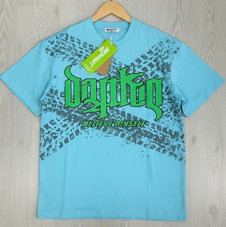 T-shirt bleu imprimé urbain