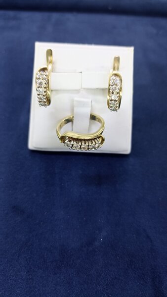 Комплект бриллиантовых золото