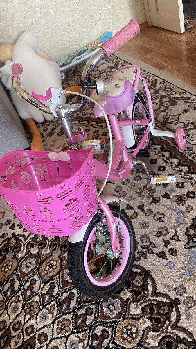 Продаю велосипед Катались только дома так как живем в этажке