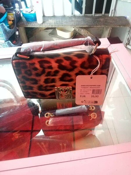 Sac à main léopard élégant