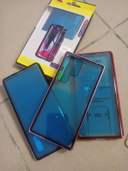 COQUE DE TÉLÉPHONE MAGNÉTIQUE