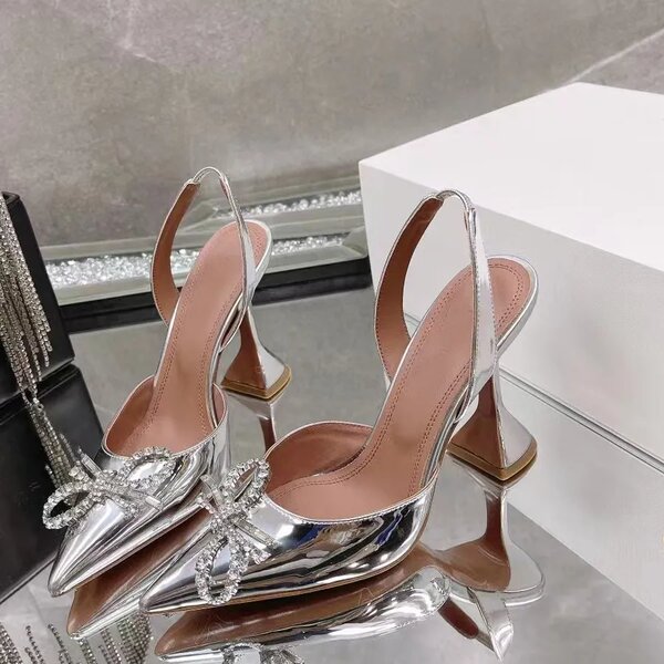 Patent sling-back heel