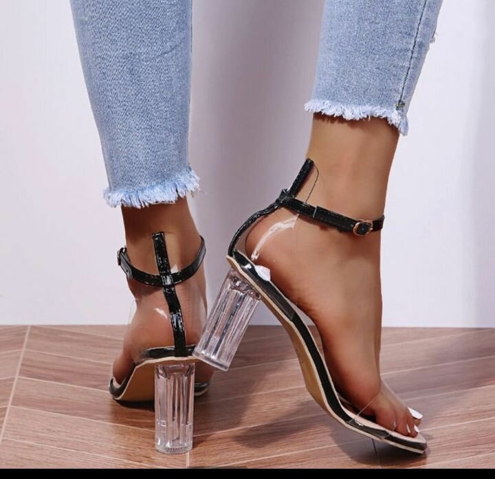 Sandales à talons transparents femme