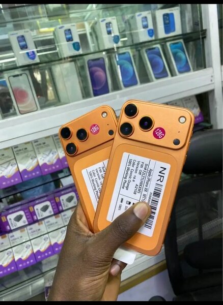 Smartphone double écran 4G