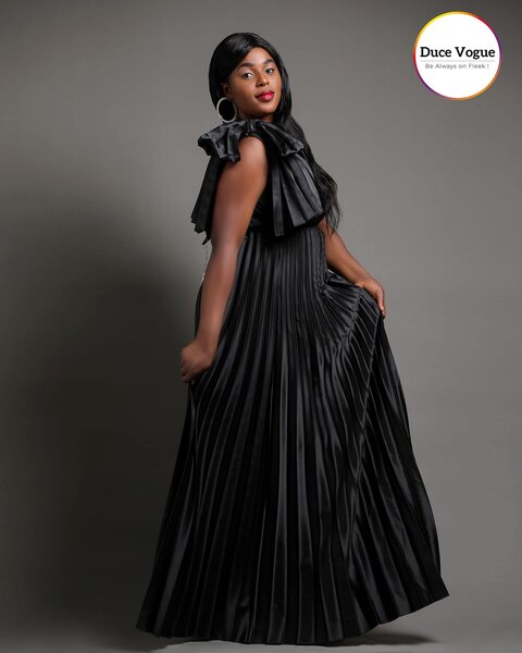 Robe Longue Plissée Élégante