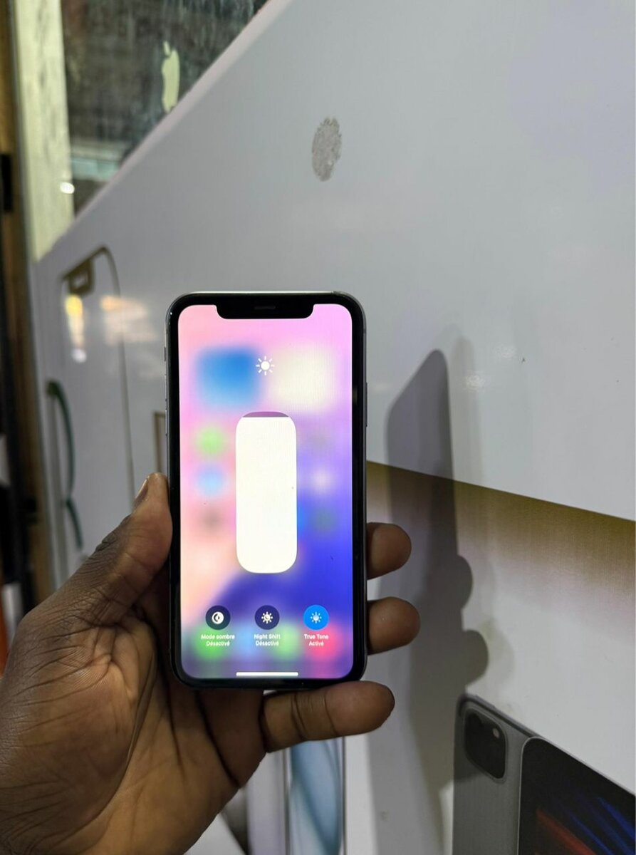 iPhone 11 Silver 64GB