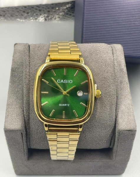 Montre Casio Quartz Dorée