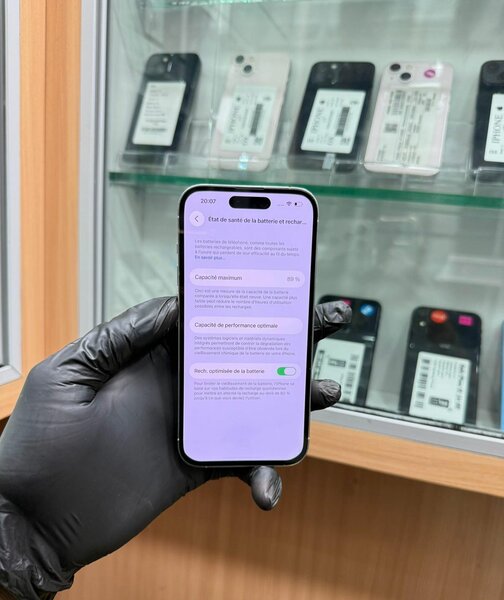 iPhone 16. 128Go tout est dor