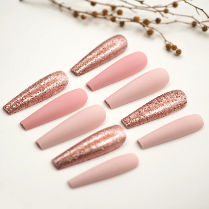 Ongles Faux Roses Pailletés