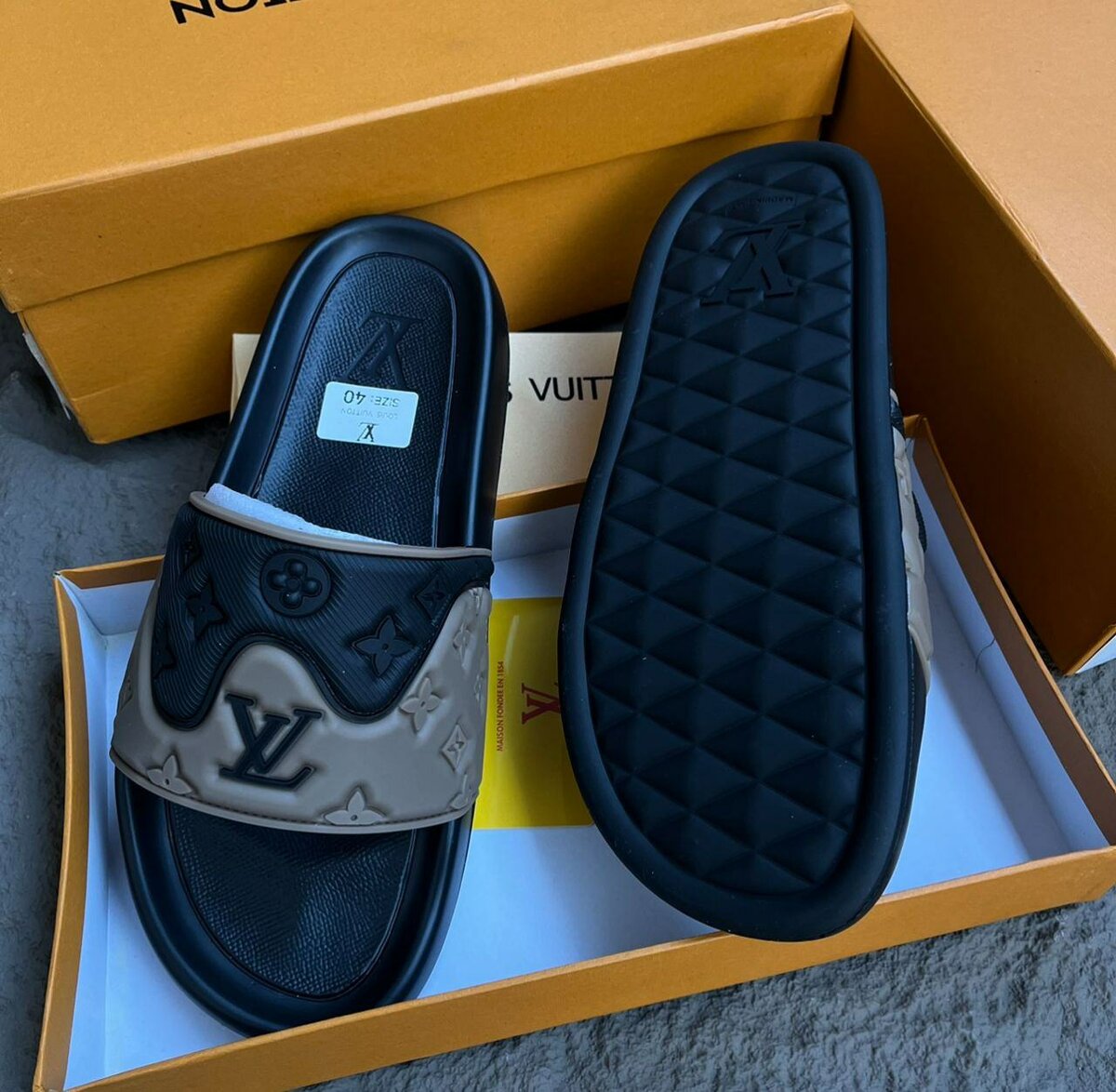 Louis Vuitton slippers
