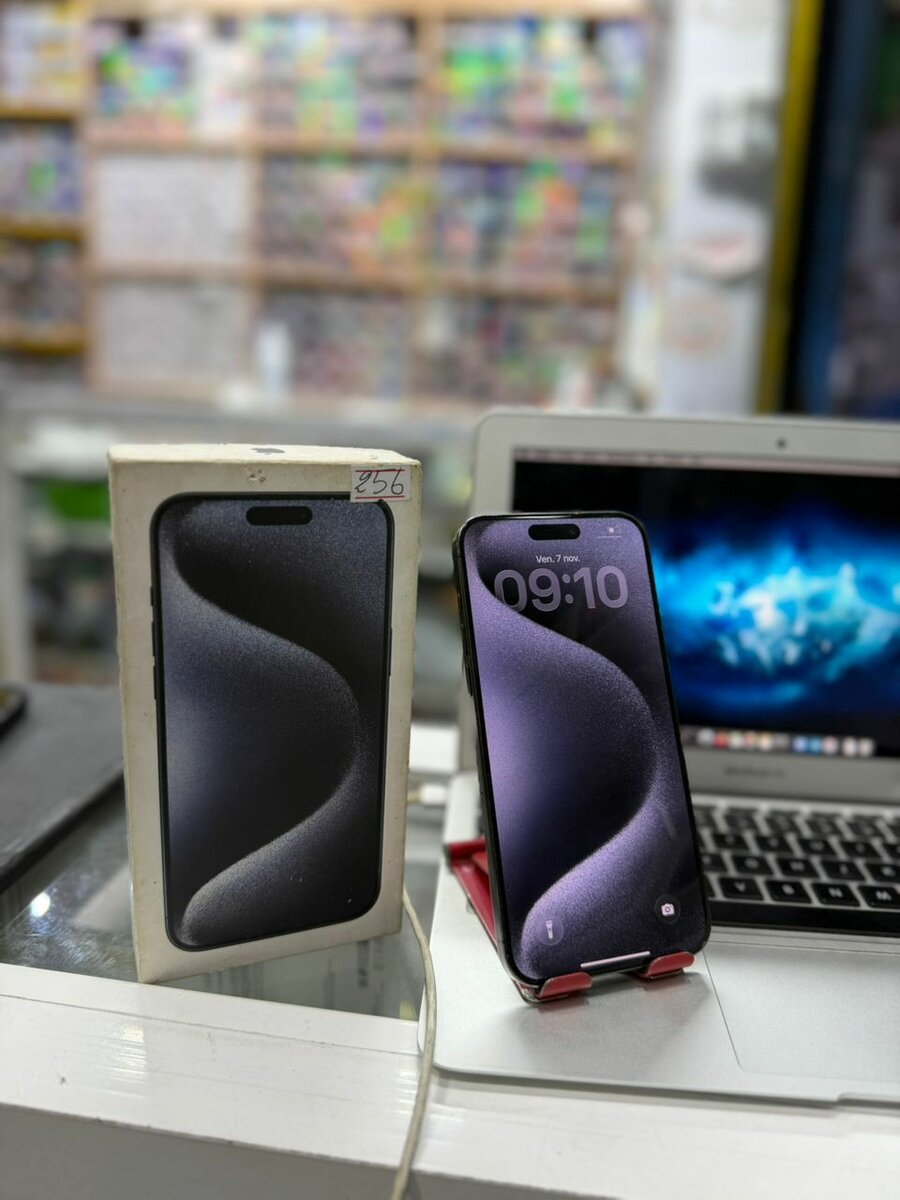 iPhone 15 pro Max 256Go avec s