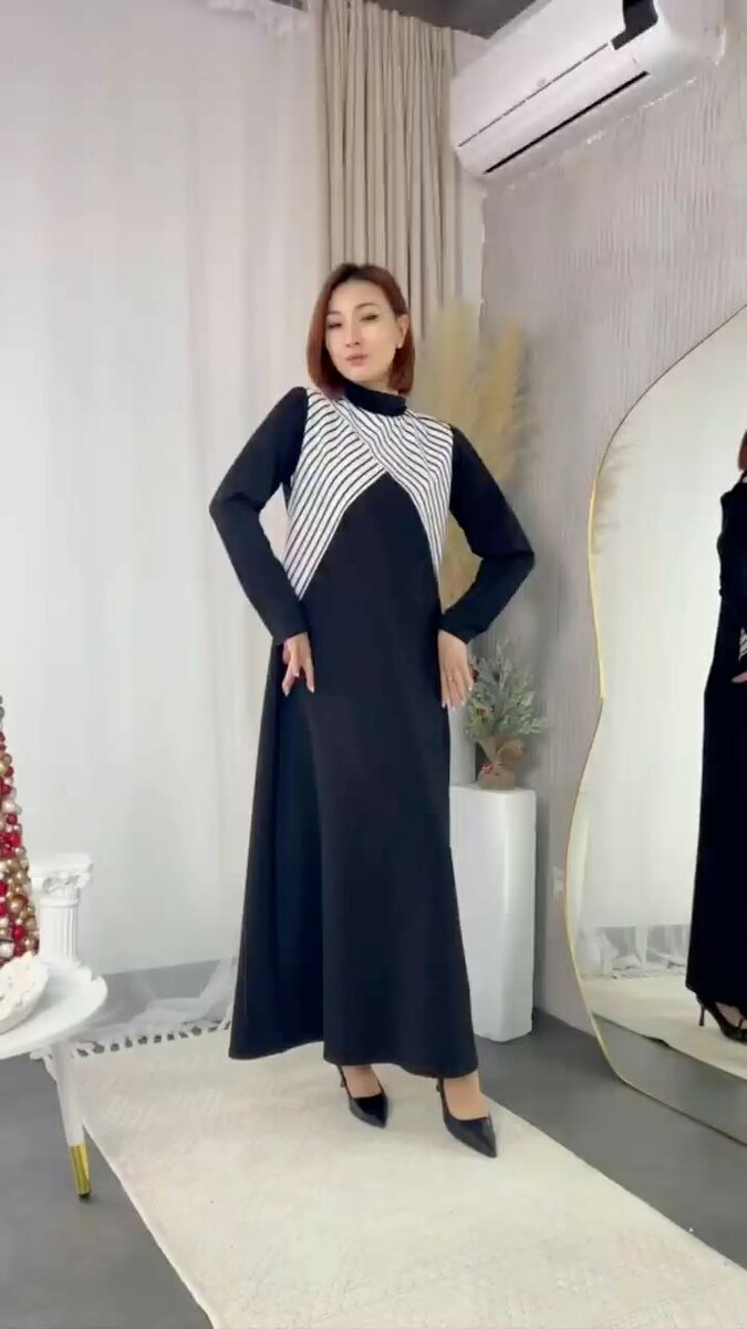 Платье «SIMA» в черном оттенке