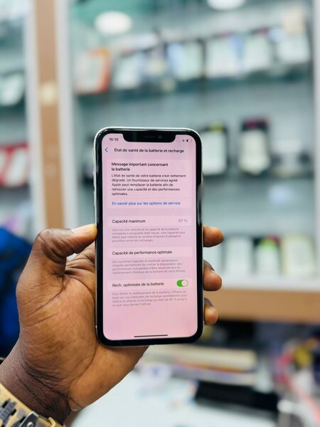 iPhone 11 simple 64Go sans ID