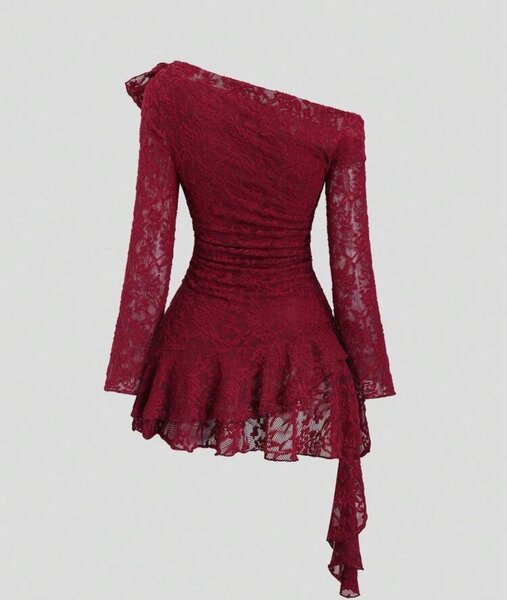 Robe en dentelle rouge pour femmes