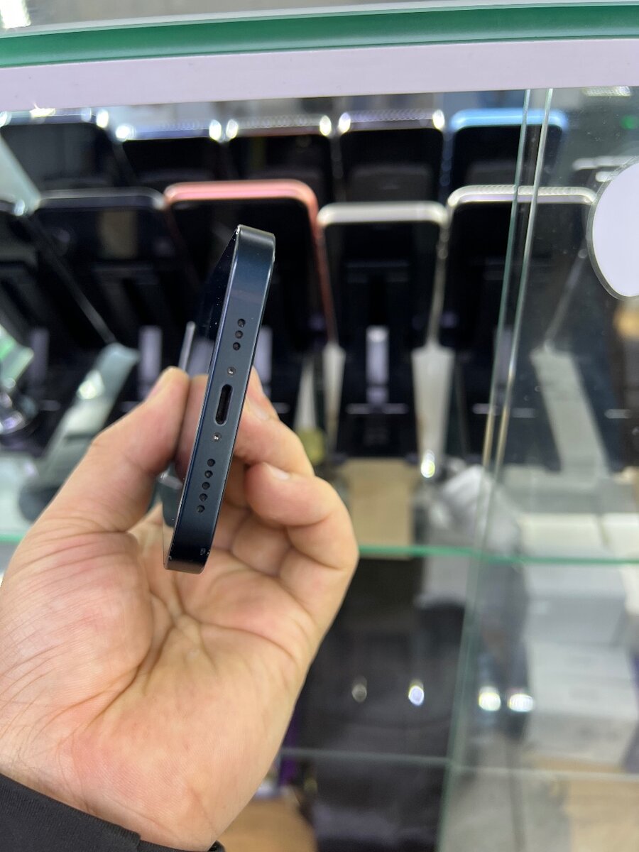 13 Айфон 128гига