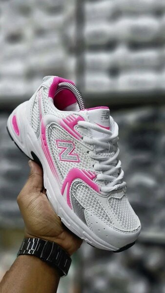 New Balance 530 Blanc et Rose