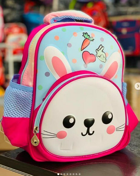 Backpack with a bunny in pink tones