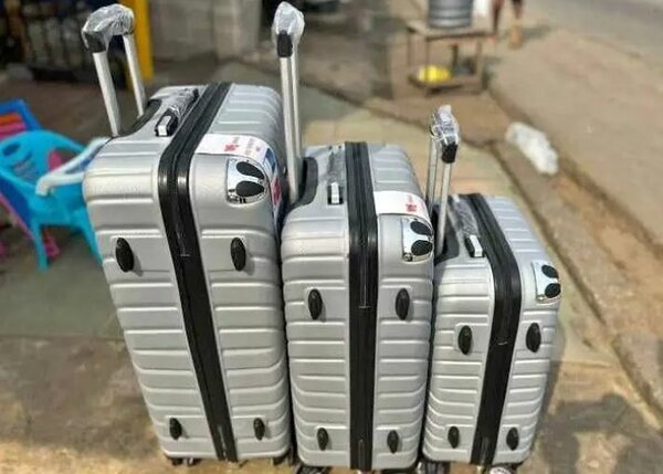 Set de valises rigides argent