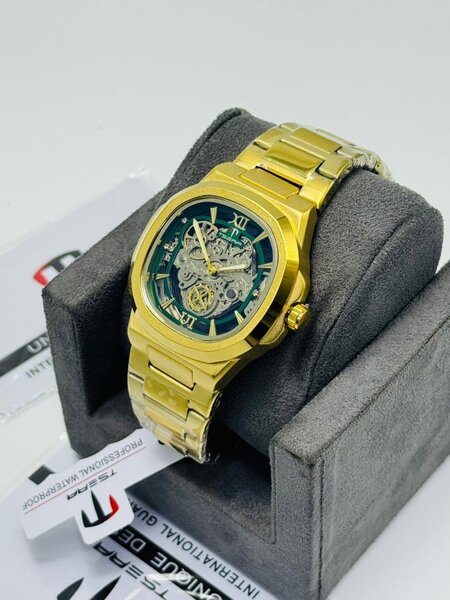 Montre Skeleton Luxe Dorée