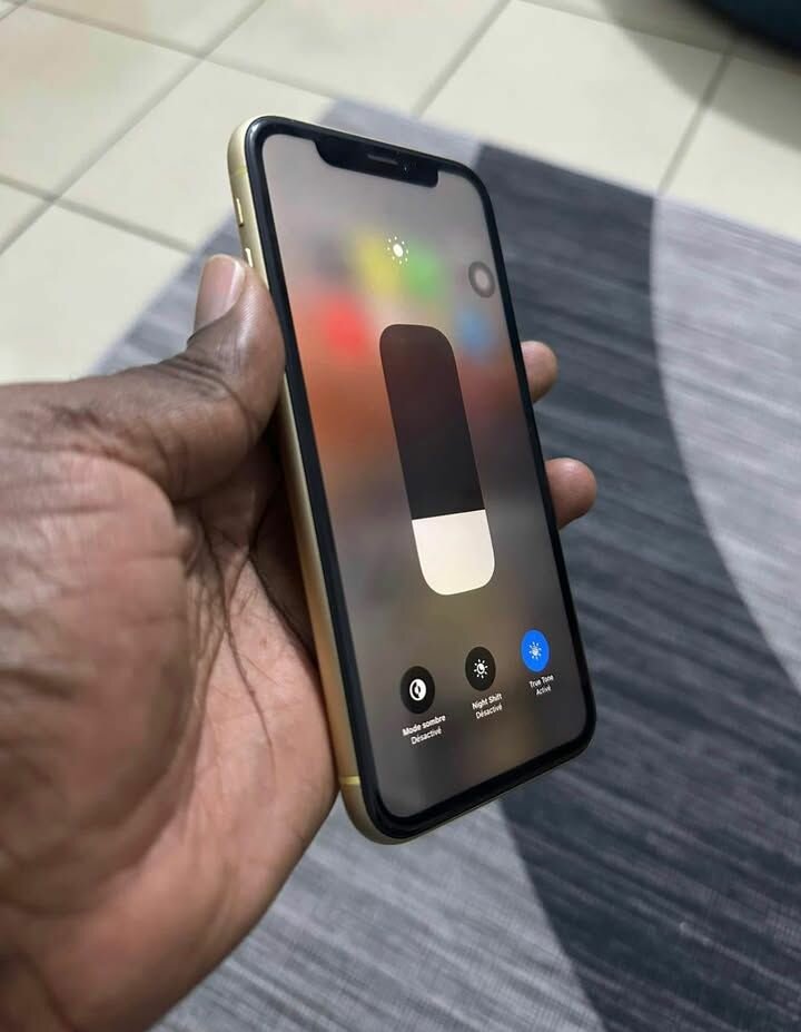 iPhone XR deuxième main propre