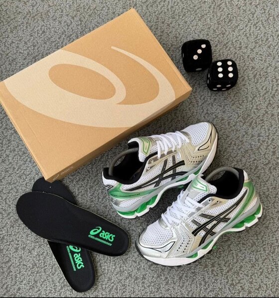 Asics avec le carton