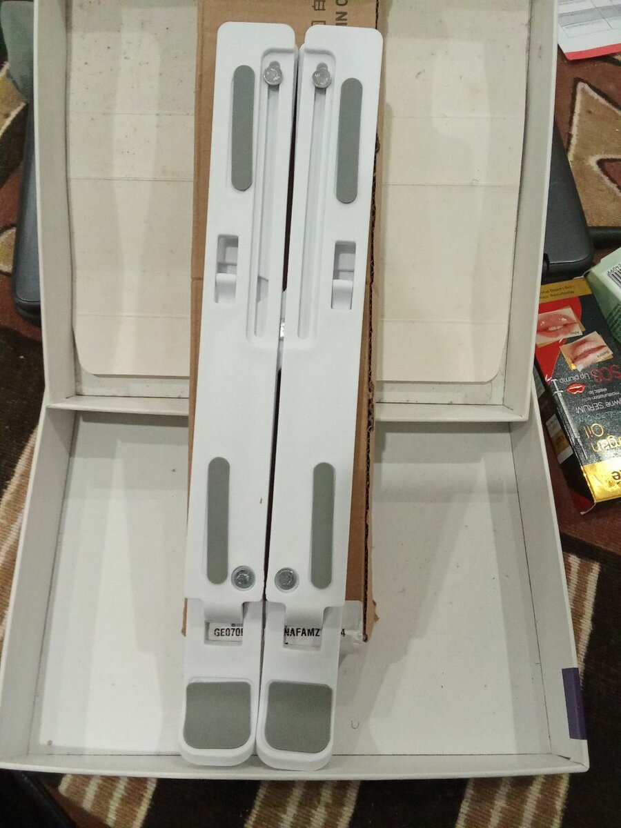 Support pliable pour ordinateur portable