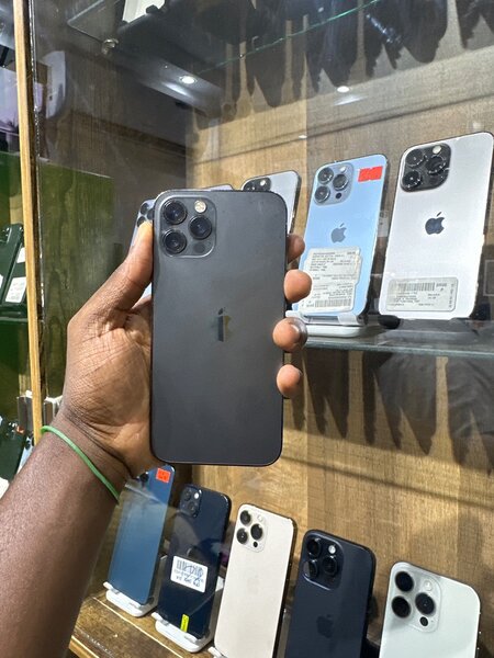 12pro 128gig factory unlock bh 90