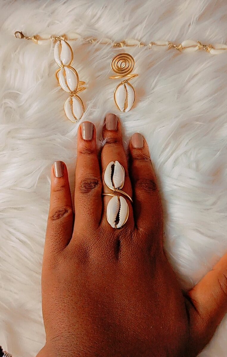 Bijoux en coquillages pour femme