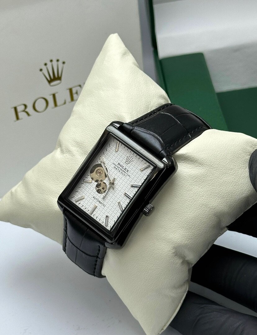 Montre Rolex Carrée Élégante