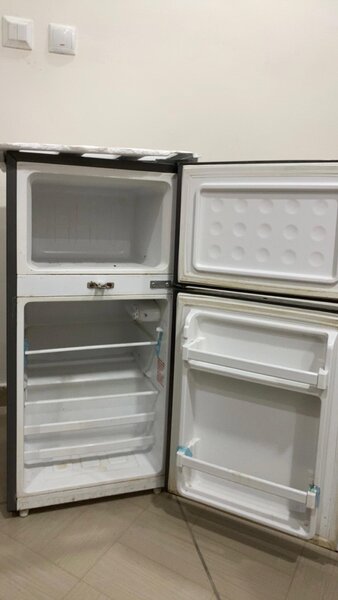 Mini réfrigérateur en panne