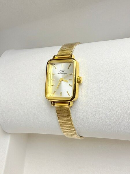 Montre rectangulaire élégante